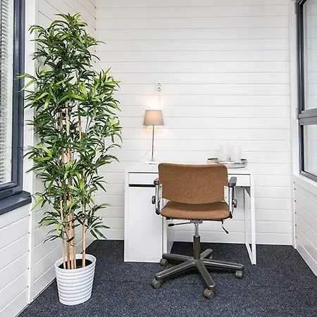 Modern In Center, Musikaali 2 *